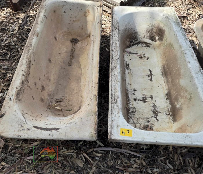 2x Cast Iron Baths - photo 2