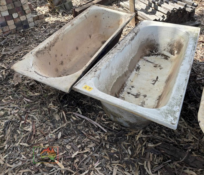 2x Cast Iron Baths - photo 3