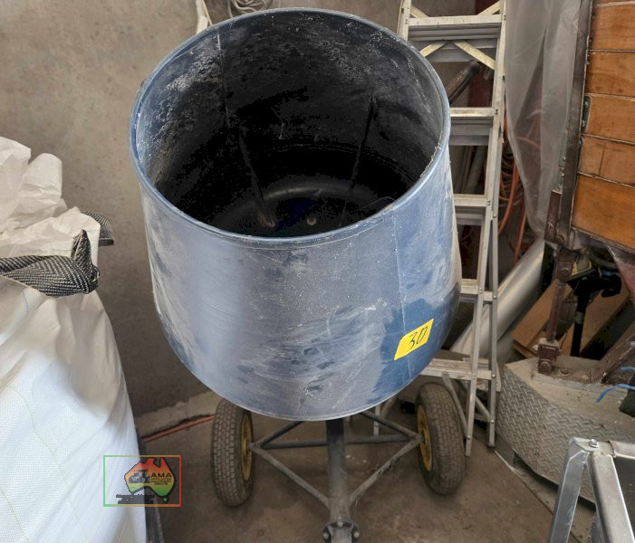 Electric cement mixer
