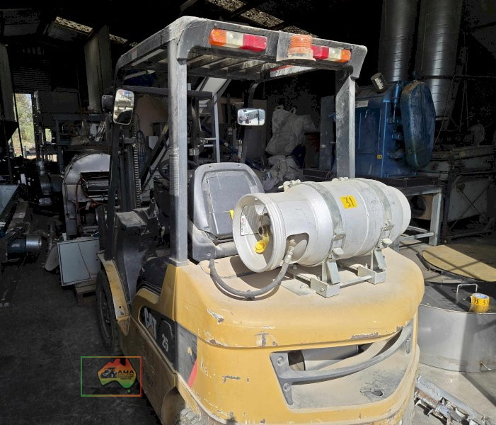 CAT GP25NT Forklift - photo 7