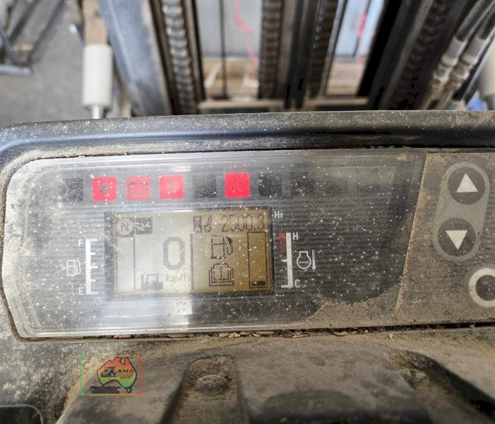 CAT GP25NT Forklift - photo 2