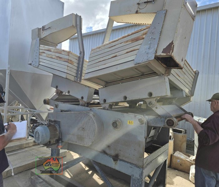 Sitaki rice paddy separator