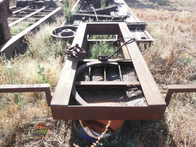 Old Low Loader - photo 8