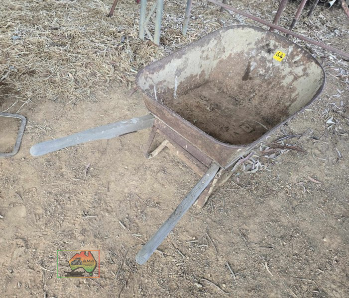 Concreter's Wheel Barrow - photo 3
