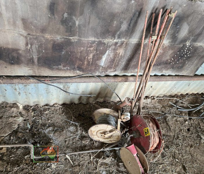 Electric Fence Reels & 8 Posts - photo 2