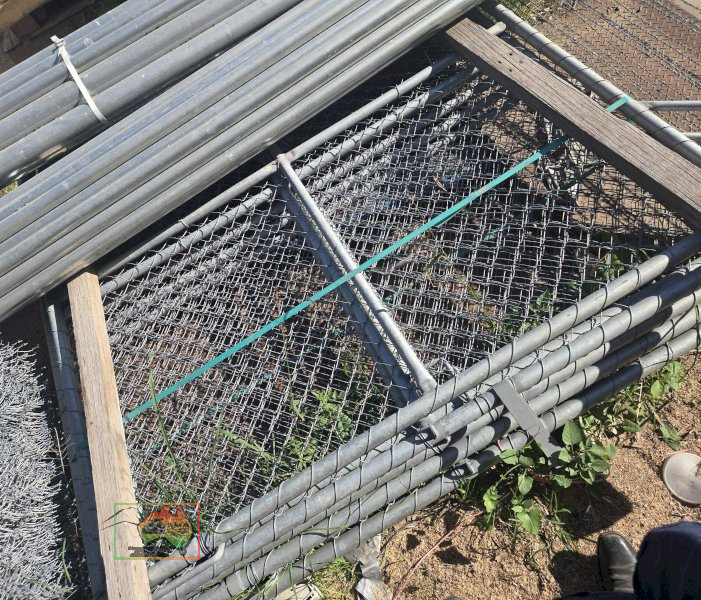 6 x brand new mesh security gates