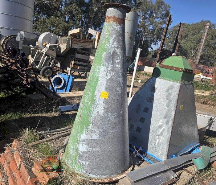 Small grain silo cone / grain hopper