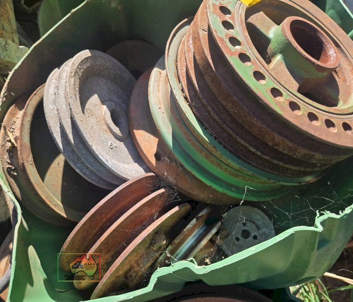 3 tubs of assorted v-belt pulleys - photo 4