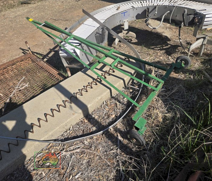Small trolley frame on wheels - photo 2