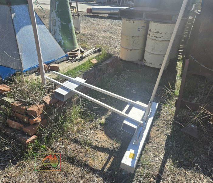 Small trolley or auger stand on wheels
