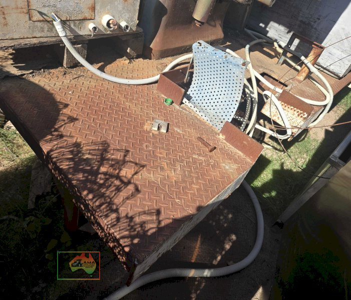 Large heavy steel table - photo 6