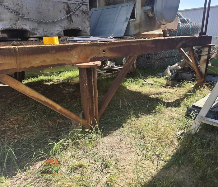 Large heavy steel table - photo 5