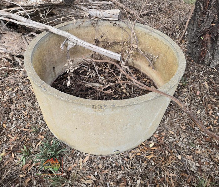 4ft Concrete Water Trough - photo 2