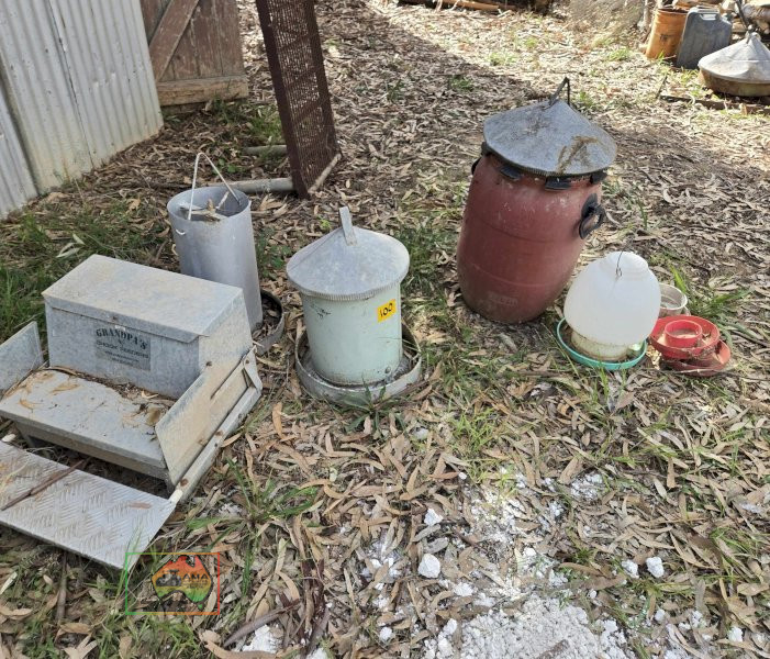 Grandpa's Chook Feeders - photo 2