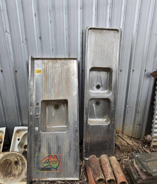 2x Stainless Kitchen Sinks