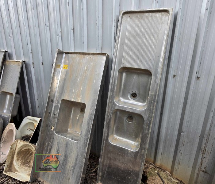 2x Stainless Kitchen Sinks - photo 2