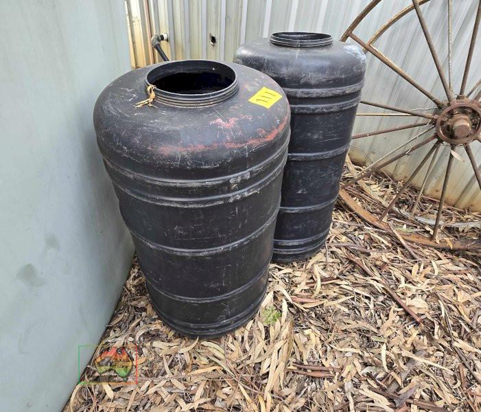 2x Black Poly Barrels - photo 2