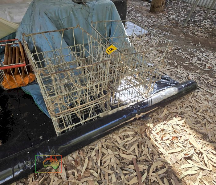 4x Antique Milk Bottle Crates - photo 4