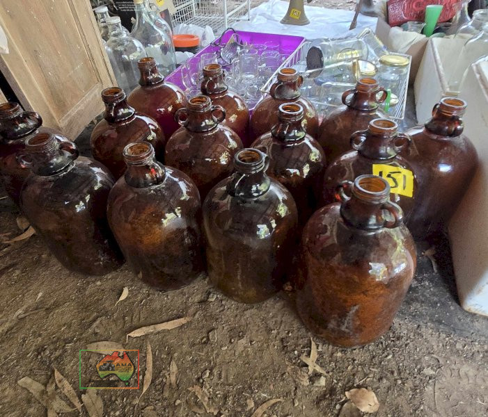14x Vintage Flagons