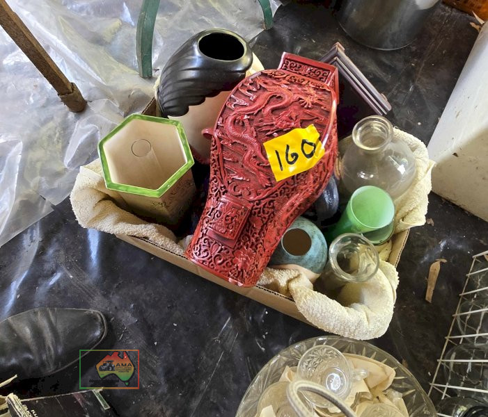 Assorted Flower Vases' - photo 3