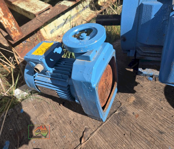0.75kw refurbished 3ph electric motor with Varimont drive - photo 3