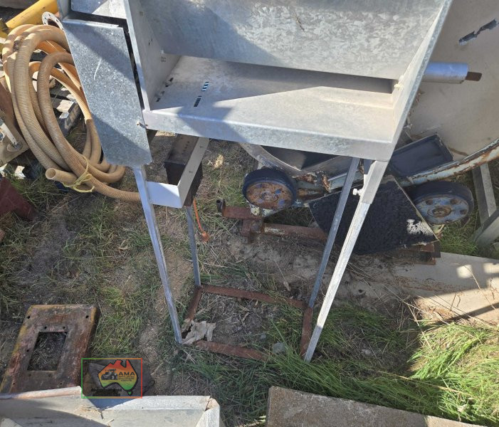 Variable speed dosing hopper - photo 3