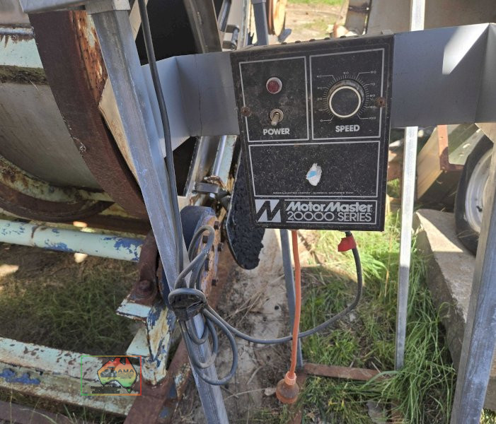 Variable speed dosing hopper - photo 2