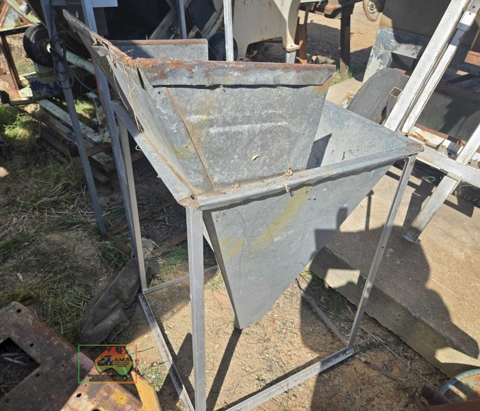 Grain hopper to suit 4" pencil auger