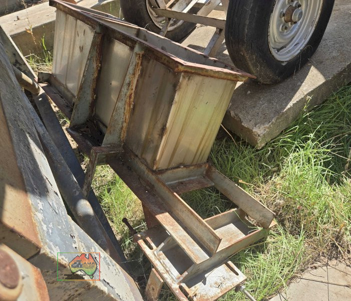 Steel box frame with small electric motor mount - photo 2