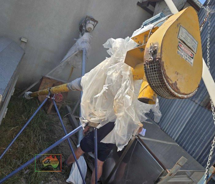 4" Keogh pencil auger on steel frame - photo 4