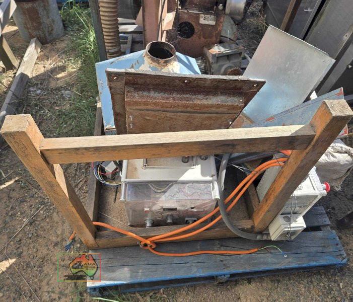 Pellet of assorted silo slides, hopper, control panels - photo 7