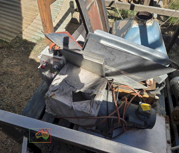 Pellet of assorted silo slides, hopper, control panels - photo 4