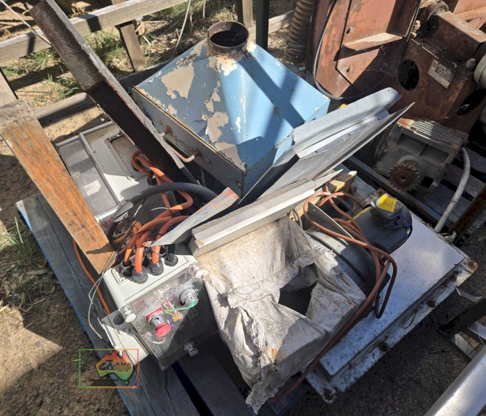 Pellet of assorted silo slides, hopper, control panels - photo 6