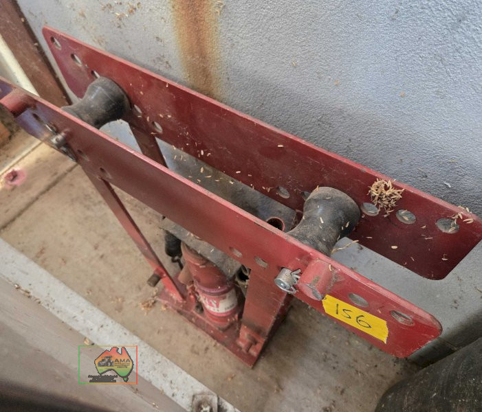 Hydraulic steel pipe bender