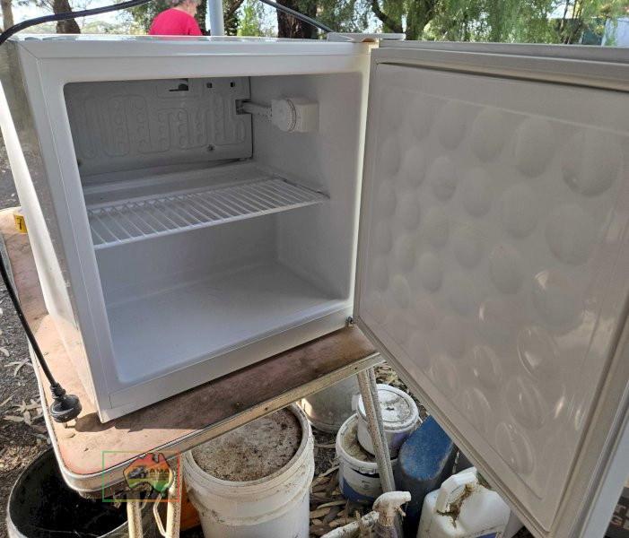 NEW Cydectin Bar Fridge - photo 3