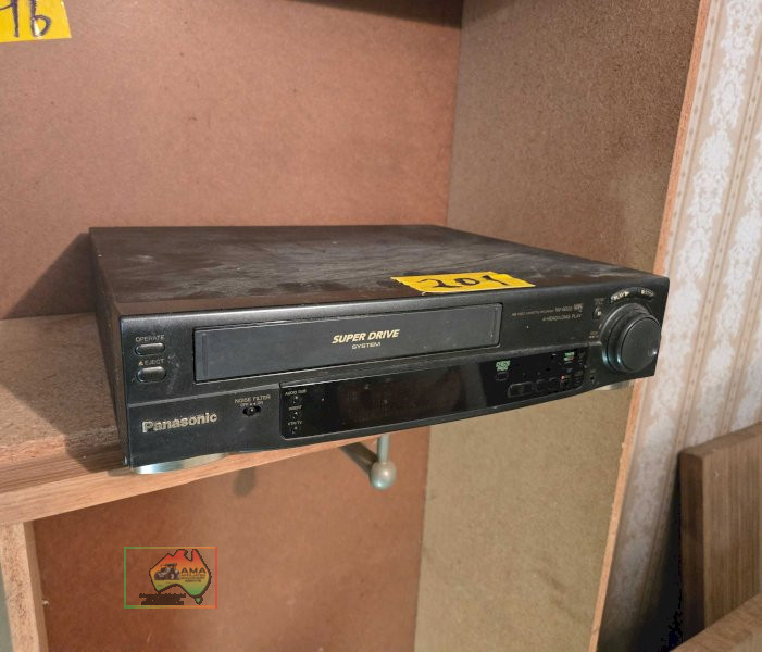 Panasonic VHS Player - photo 3