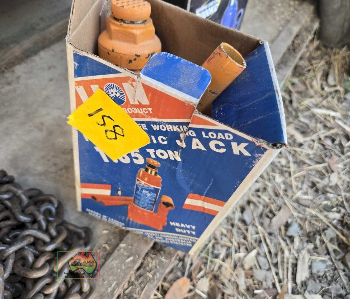 Lion Bottle Jack