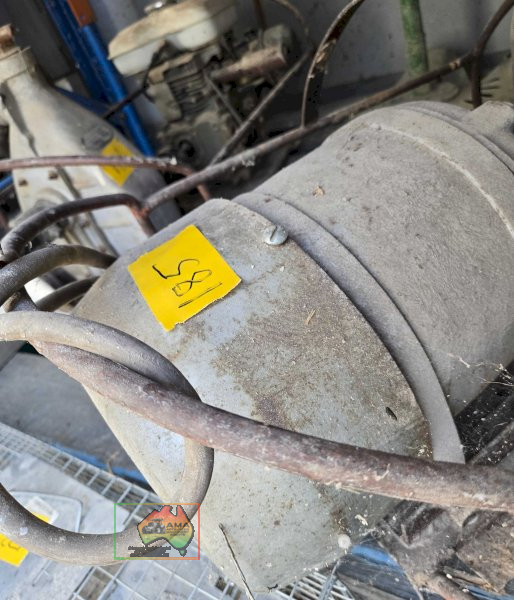 1' & 1/2 Grazcos pump - photo 2