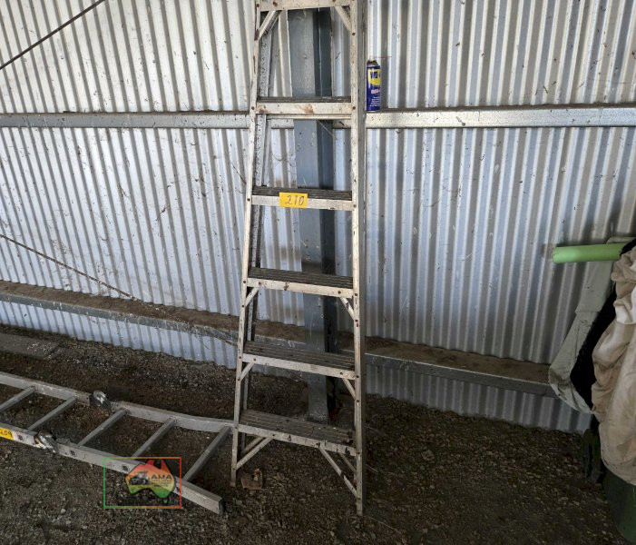 7ft Alloy Step Ladder - photo 3