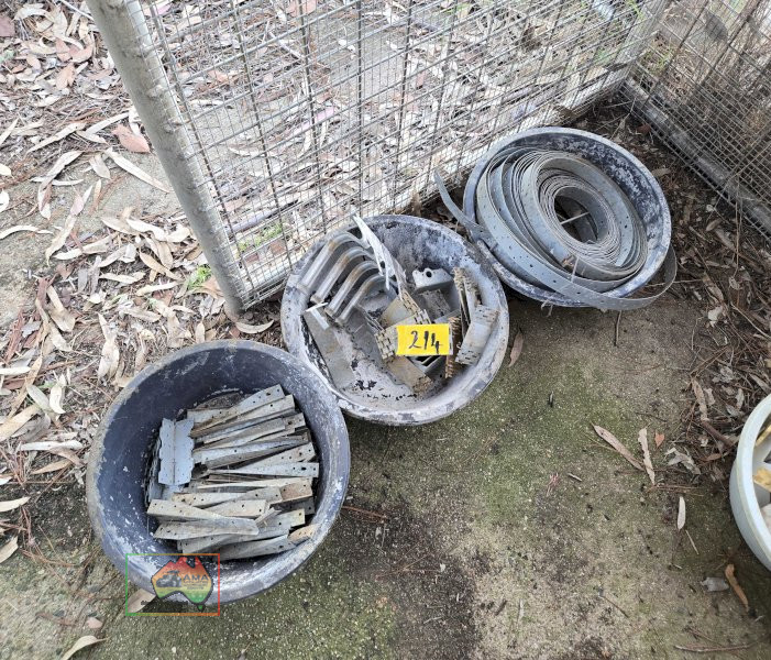 Builders Hoop Iron & Assorted Brackets - photo 2