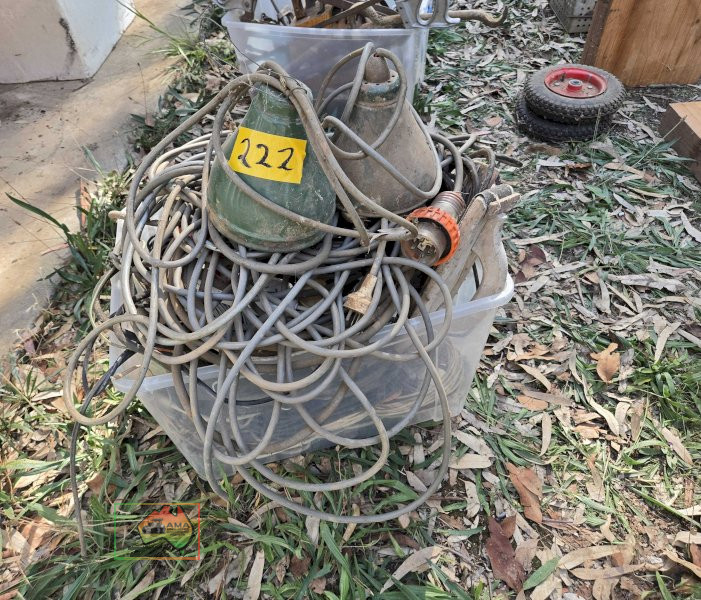 Box of Electric Leads & 2x Outdoor Lights