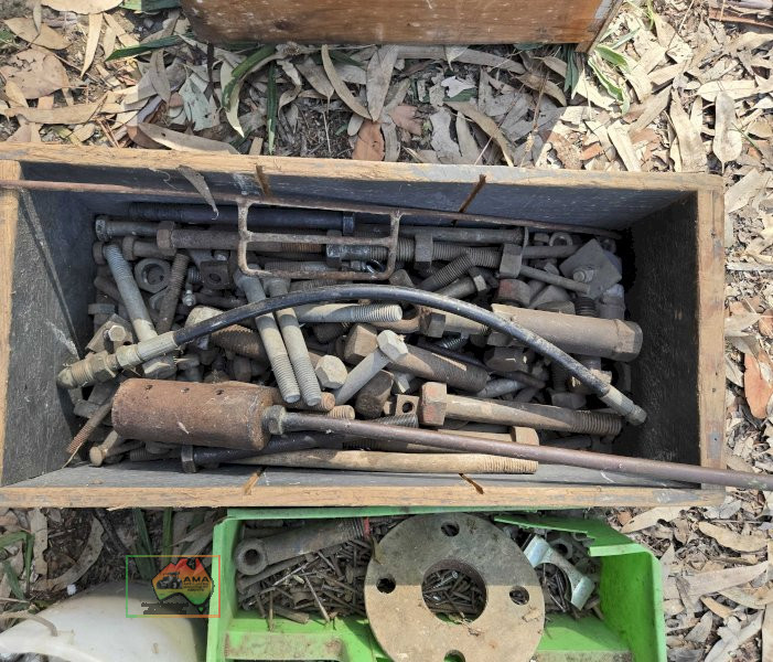 4x Boxes of Bolts & Sundries - photo 4