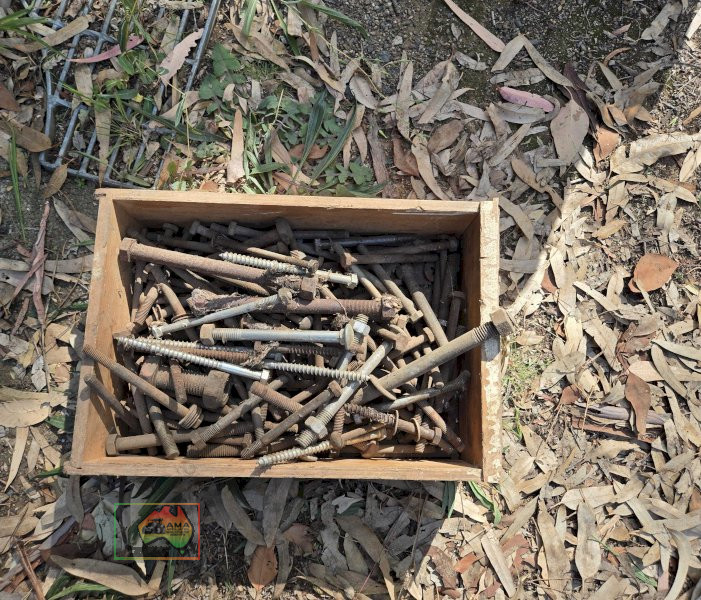 4x Boxes of Bolts & Sundries - photo 5