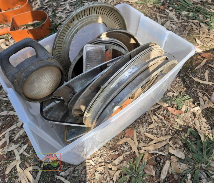 Box of Assorted Wheel Hub Surrounds - photo 4