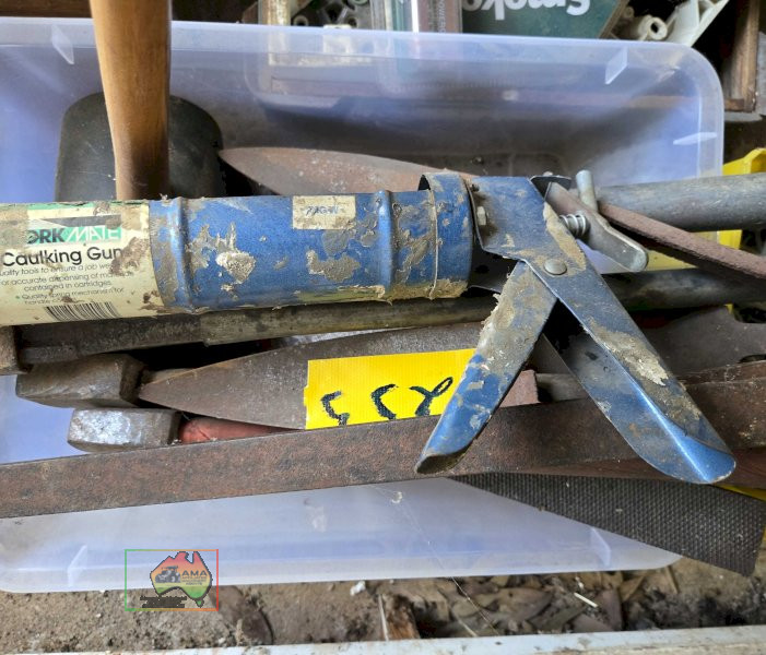 Box with Sheep Shears & Tools - photo 3