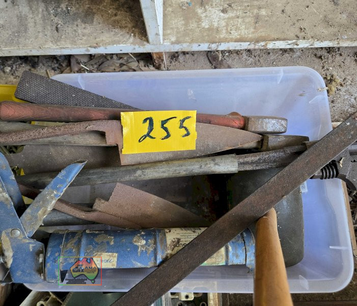 Box with Sheep Shears & Tools - photo 4