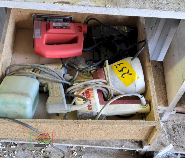 Box of Spray Guns & Jigsaw - photo 3