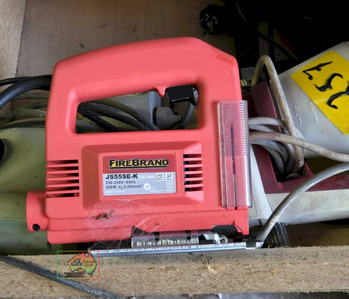 Box of Spray Guns & Jigsaw - photo 2