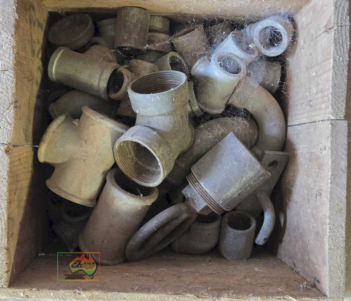 Timber Box of Galv. Pipe Fittings - photo 3