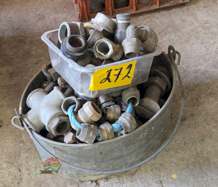 2x Tubs of Pipe Fittings - photo 2